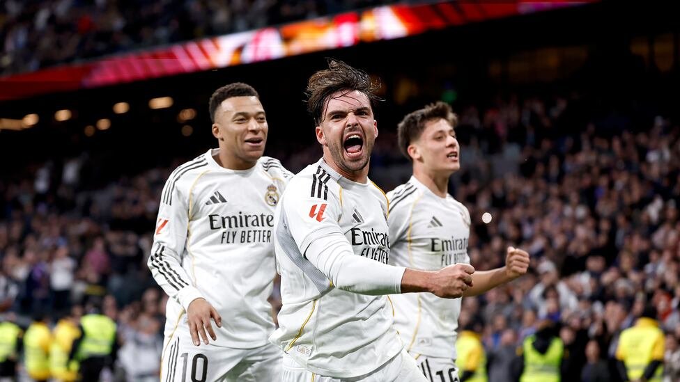 Asencio celebrando su gol contra el Levante.
